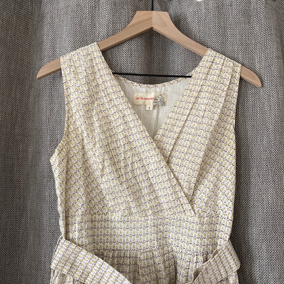 Vintage 1980s Beth Jordan White Floral Belted Pleated Dress - Picture 9 of 11